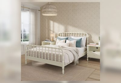 Bedroom Wood Balance: Plank & Beam Pieces for a Calmer Sleep Space