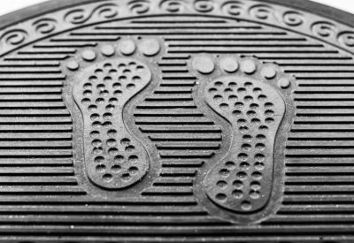 JSEI Stair Treads vs Kitchen Mats: Which Non-Slip Rug Protects Your Floors Best?