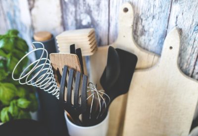 Bamboo vs Plastic Cutting Boards: What Actually Matters for Kitchen Use