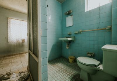 Fix Dry Damaged Hair With the Right Bathroom Routine
