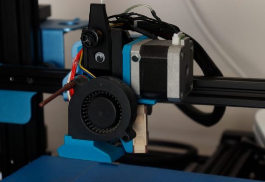 Creality K1 Max vs K2 Combo: Which 3D Printer Scales Your Home Decor in 2026?