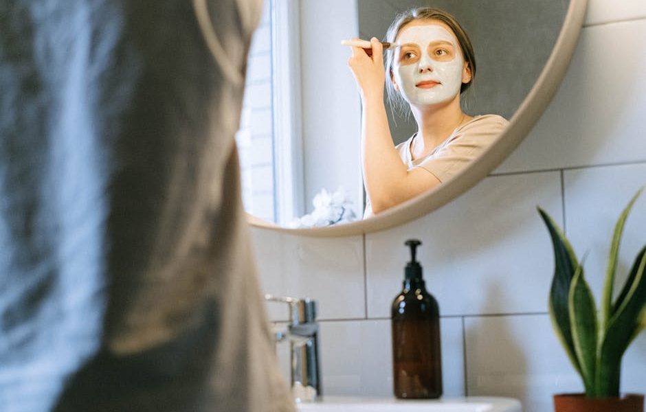 LOAAO 60×28 vs 72×32 LED Bathroom Mirrors: Which Anti-Fog Vanity Mirror Suits Your Space?