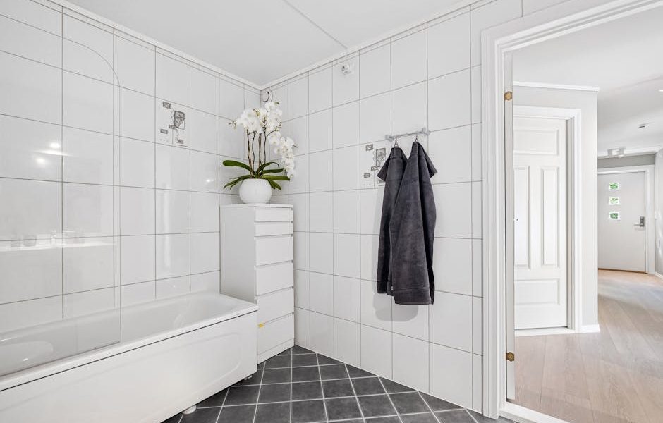My Go-To Tools for a Spotless Home: Bathrooms, Bedrooms, Floors