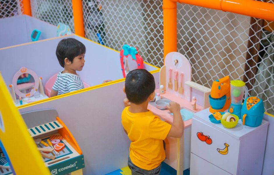 TinyLand Outdoor Mud Kitchen vs Wooden Play Kitchen: Which Sparks More Creative Play?